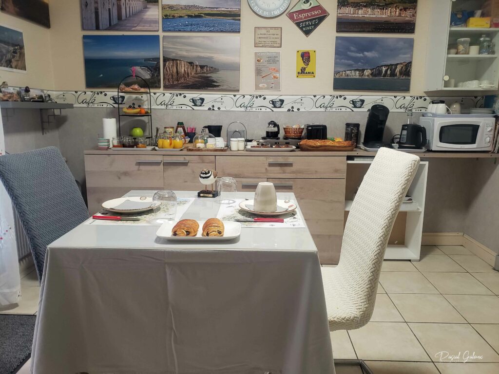 Petit-déjeuner gourmand fait maison en chambre d'hôte à Ault